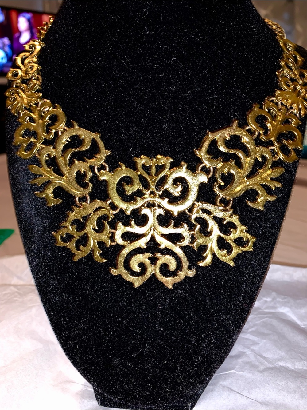 Vintage Filigree gold tone necklace